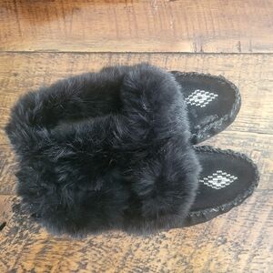 Luxurious Black Fur Women's Slippers